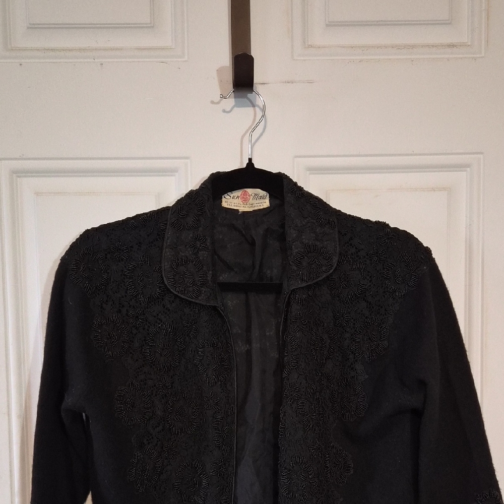 Chic Black Women's Blazer with Embroidered Detail